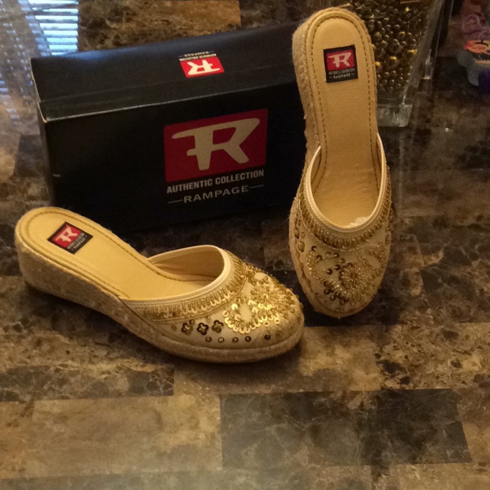 Rampage women’s shoes size 9




preowned